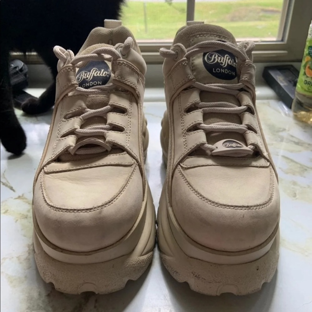Buffalo London Platform shoes